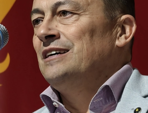 Pregón de Fernando Antón, subdelegado de Defensa, abriendo las fiestas de Santa Teresa 2026